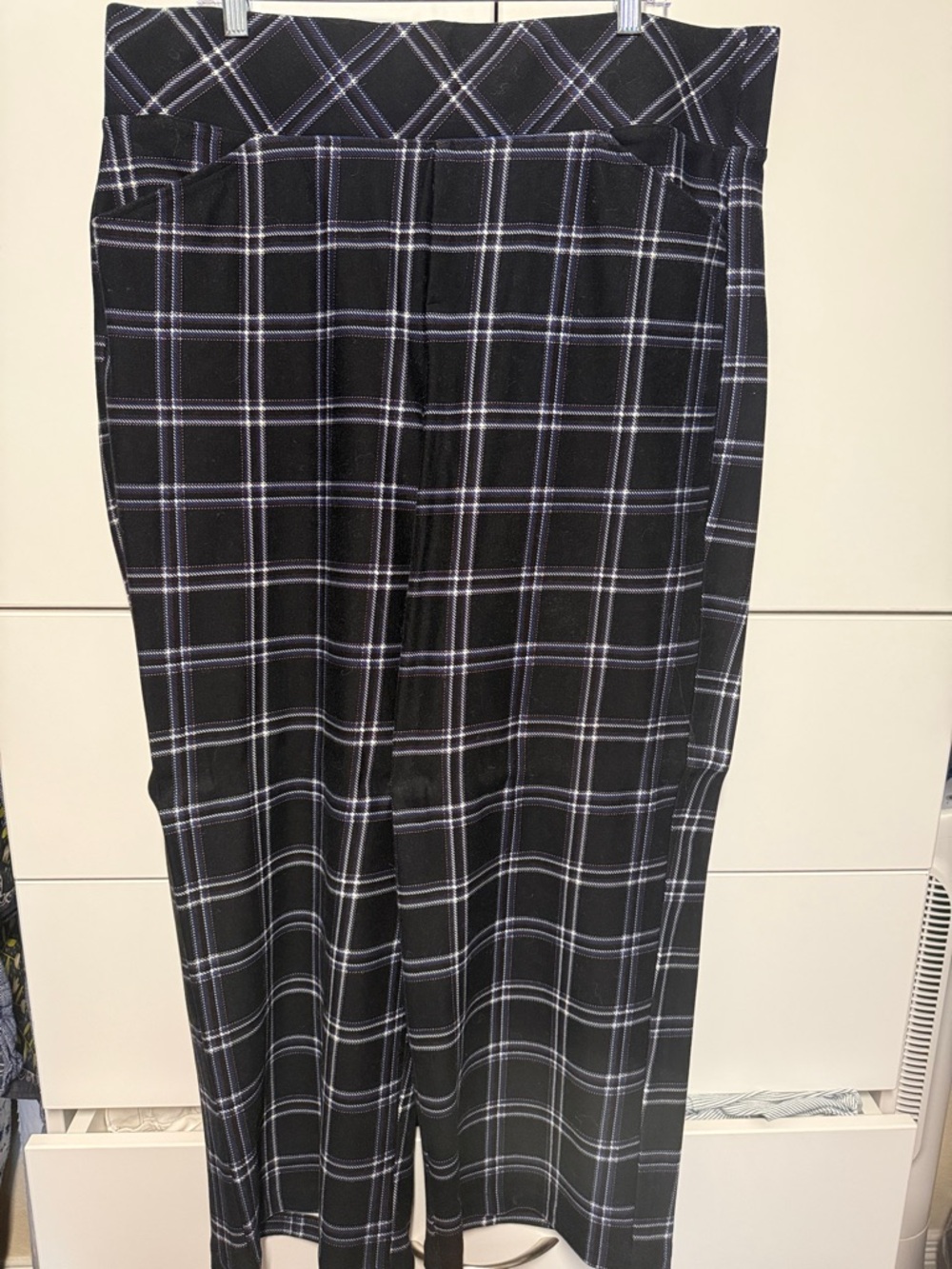 torrid Black with White & Purple Plaid pull on pants